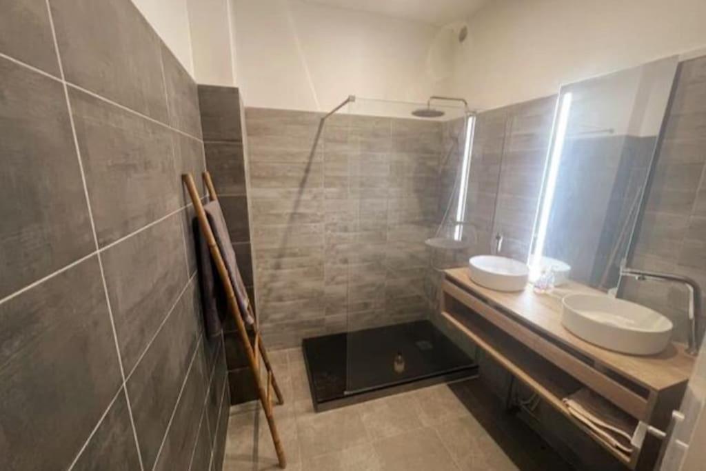 Label Etape - 2Min Gare - Wifi - Terrasse Apartment Marseille Ngoại thất bức ảnh
